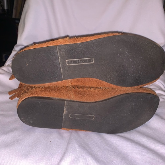 Minnetonka Fringed Boots size 8 - Picture 2 of 5